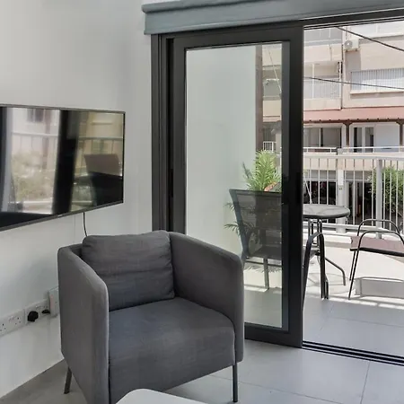 Seabreeze By Staycom Ларнака