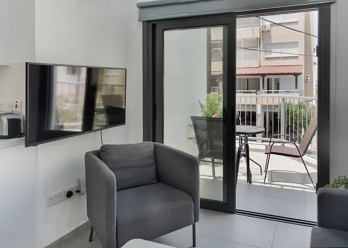 Seabreeze By Staycom Larnaca